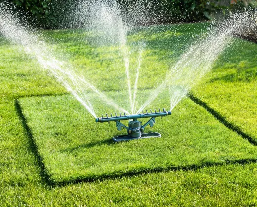 XT turbo oscillating sprinkler